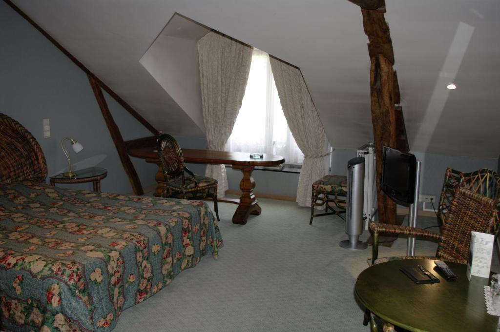 Chateau D'Hassonville Aye Zimmer foto